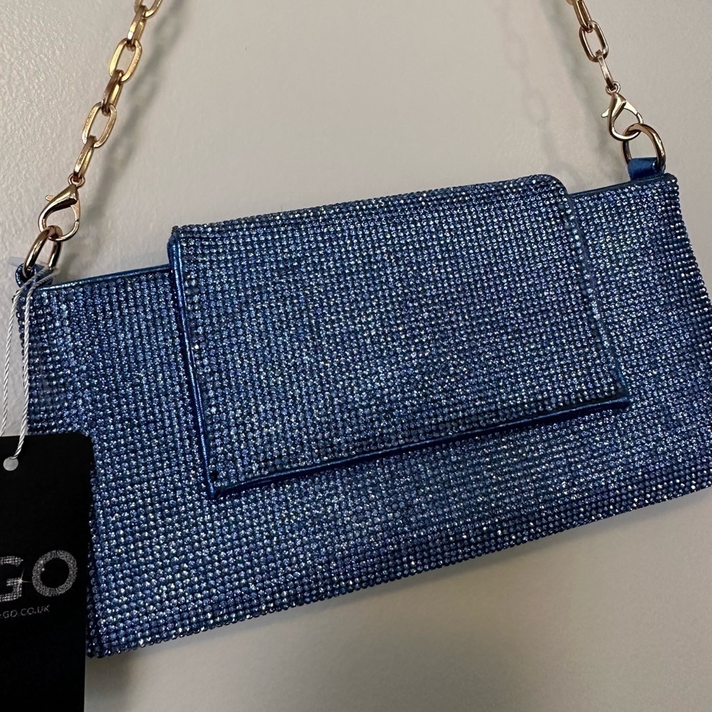 NWT BOXING CHAIN STRAP DETAIL RECTANGLE SHAPED SHOULDER BAG IN BLUE DIAMANTE - Picture 4 of 6